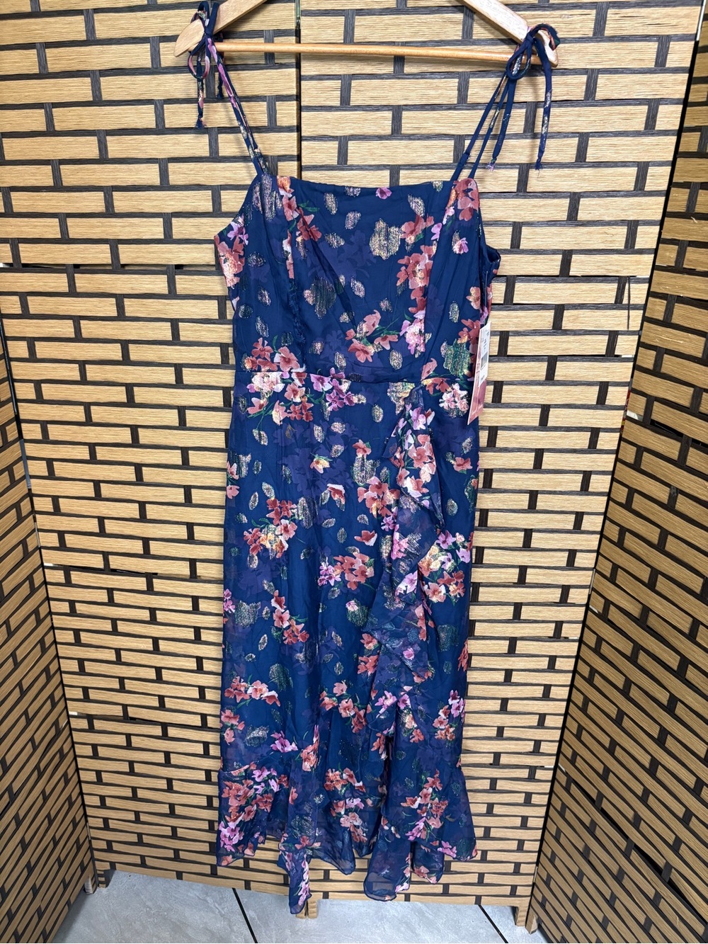 Emerald Sundae Navy Floral maxi dress size large